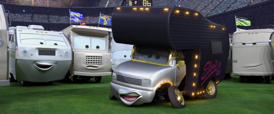 Elvis RV : Le Camping-Car Fan de Courses dans l’Univers Cars
