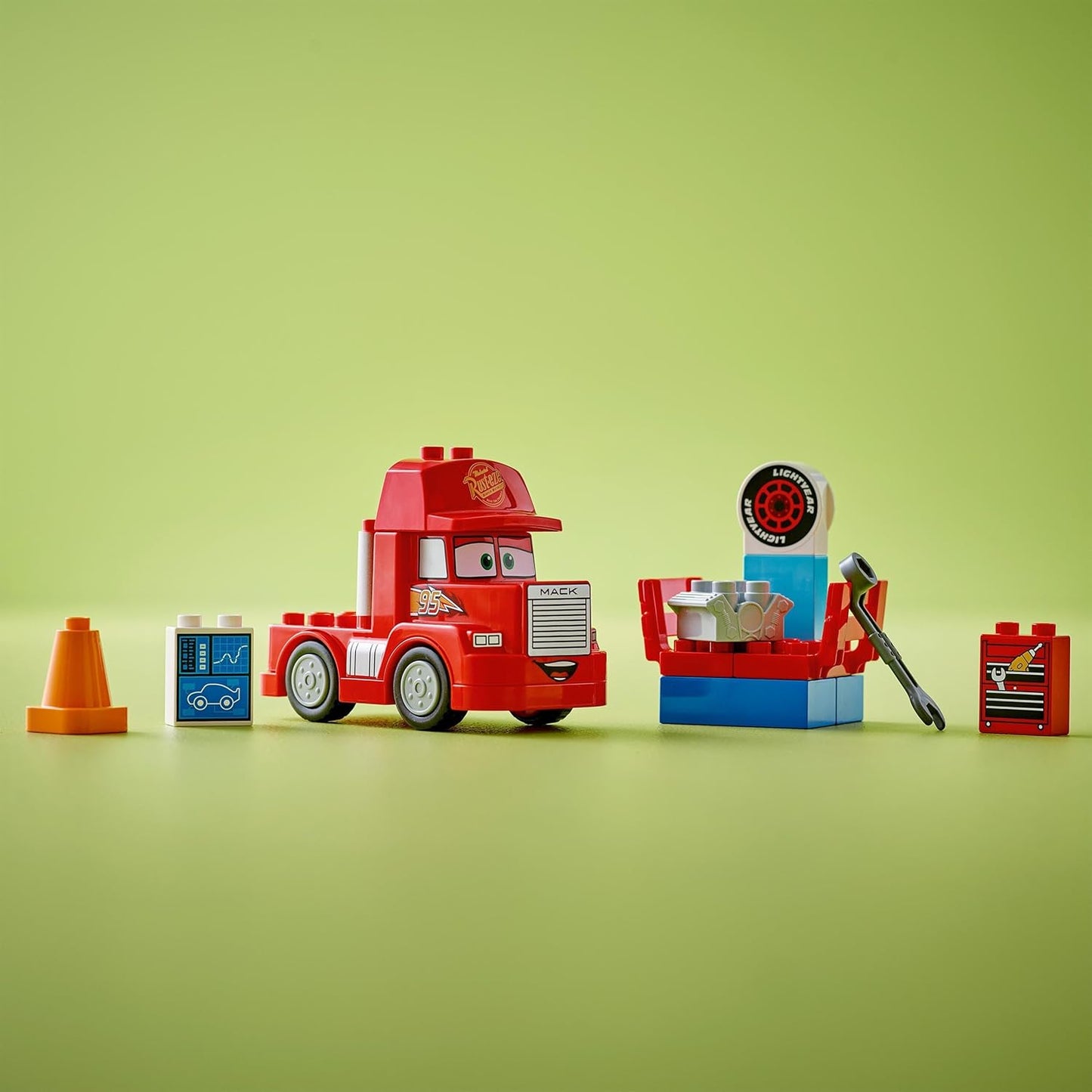 Lego Duplo Cars - Camion Mack et ses Accessoires