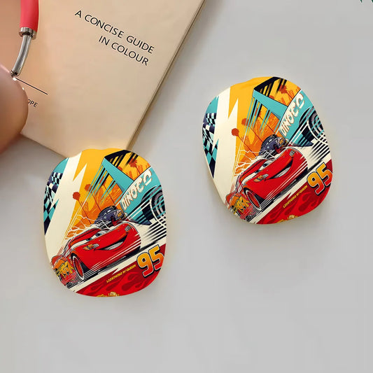 Coque Cars Airpods Max - McQueen vs The King Dinoco