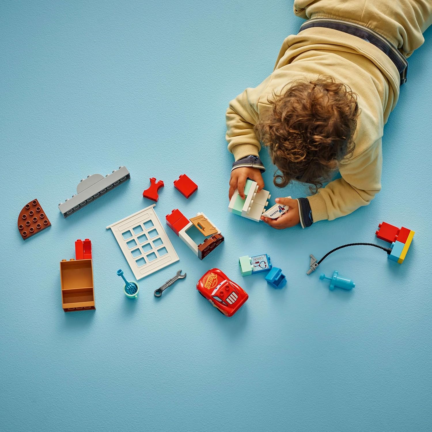 LEGO Duplo Cars - La Visite de McQueen au Garage de Doc